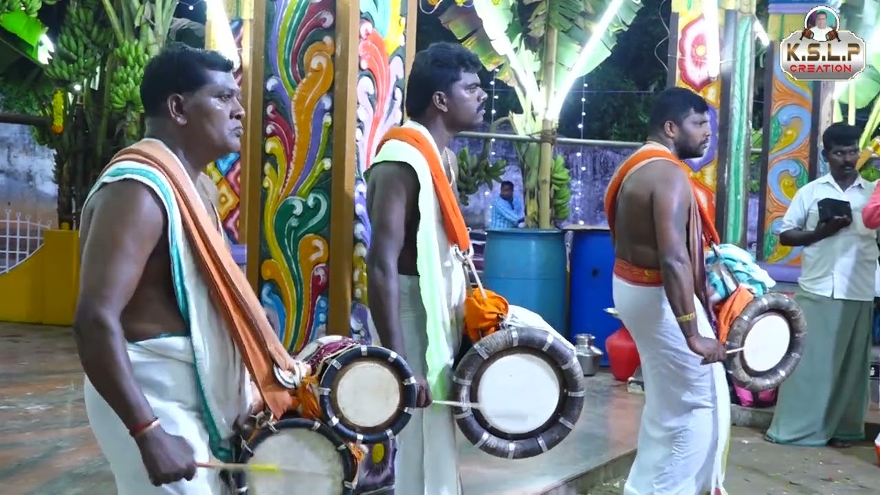 ஆத்தா மாரி  ஆத்தா  வரம்  கொடுத்தா பாடலை அருமையாக வாசிக்கும் நையாண்டி மேள குழுவினர்