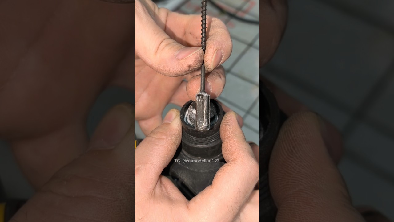 Как просто извлечь поломанный хвостовик из патрона перфоратора! #diy #tools #сантехника #ремонт