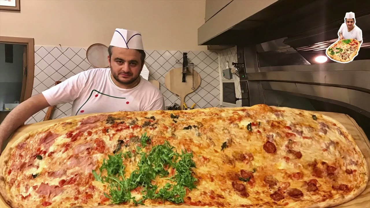 Una meravigliosa 😍 Pizza al Metro #pizzachilometro