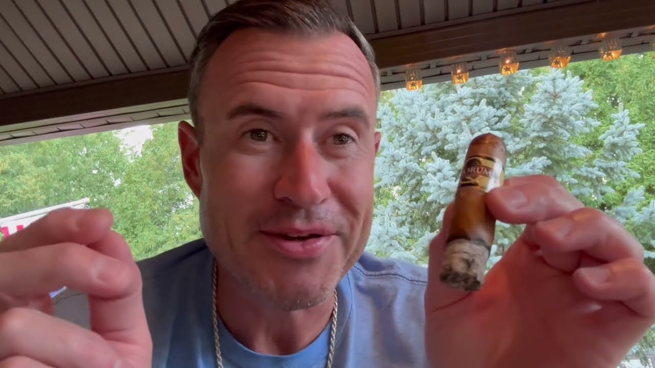 Сравнение сигар! Шампанское Perdomo 10th Anniversary против Quorum Shade &mdash; на какую сигару вы бы ...