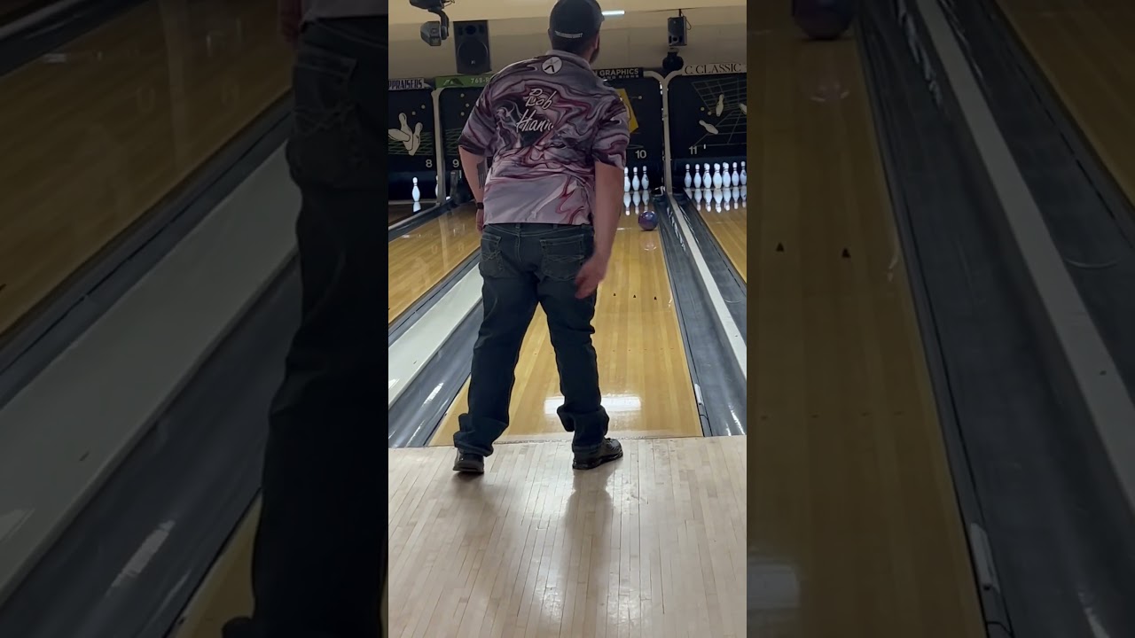 Ohhh nooo #bowlifi #subscribe #twohandedbowling #foryou #sports #bowlinglife #bowlingleague