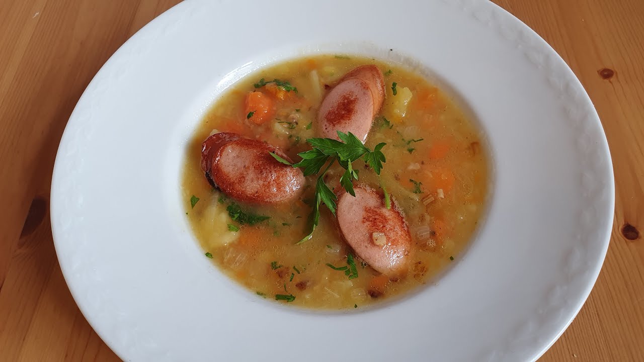 Kartoffelsuppe mit Würstchen wie bei Oma