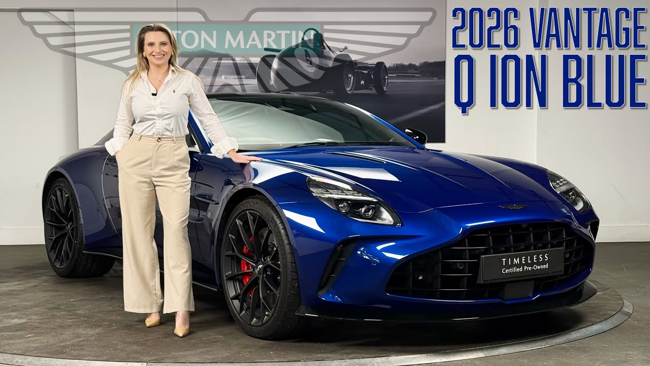 Впечатляющий Aston Martin Vantage 2026 года в цвете Q Ion Blue — элегантная прогулка по городу.