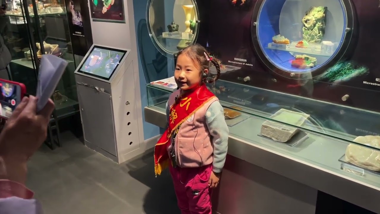 中国地质博物馆的小小解说员
