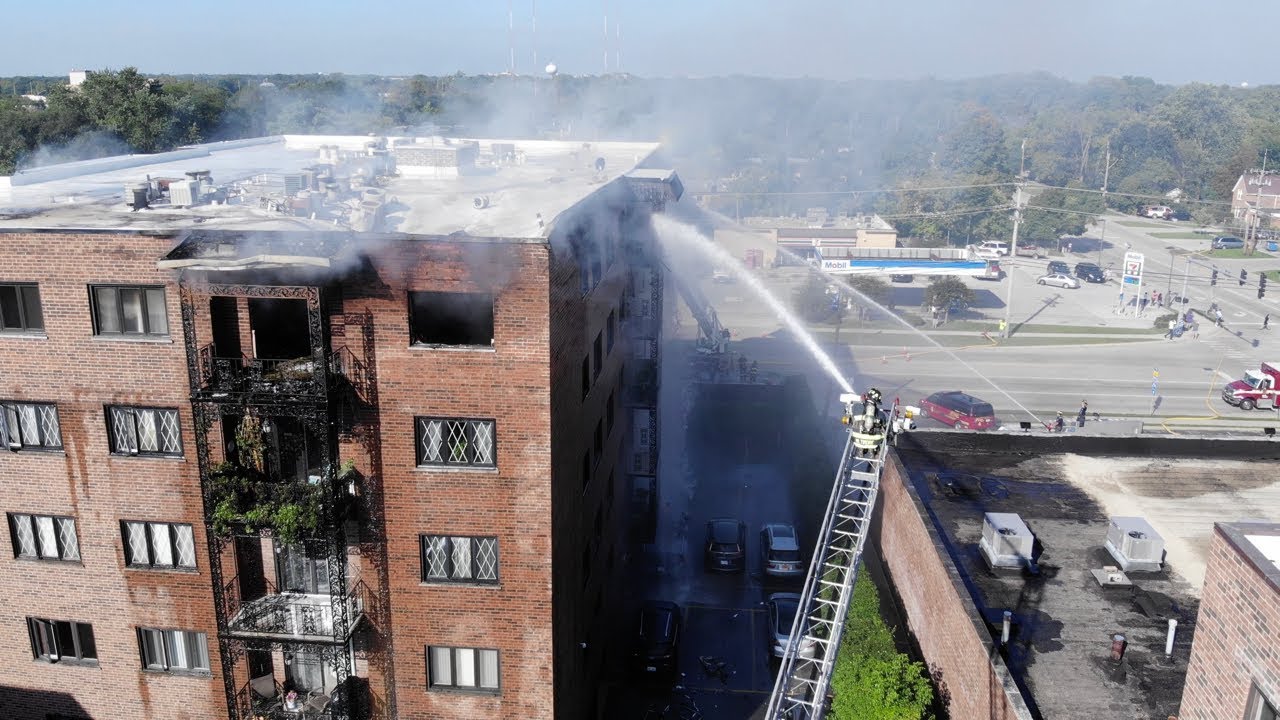 Des Plaines Fire At The Landings Condominium, Chicago Suburbs, Illinois - Drone Video