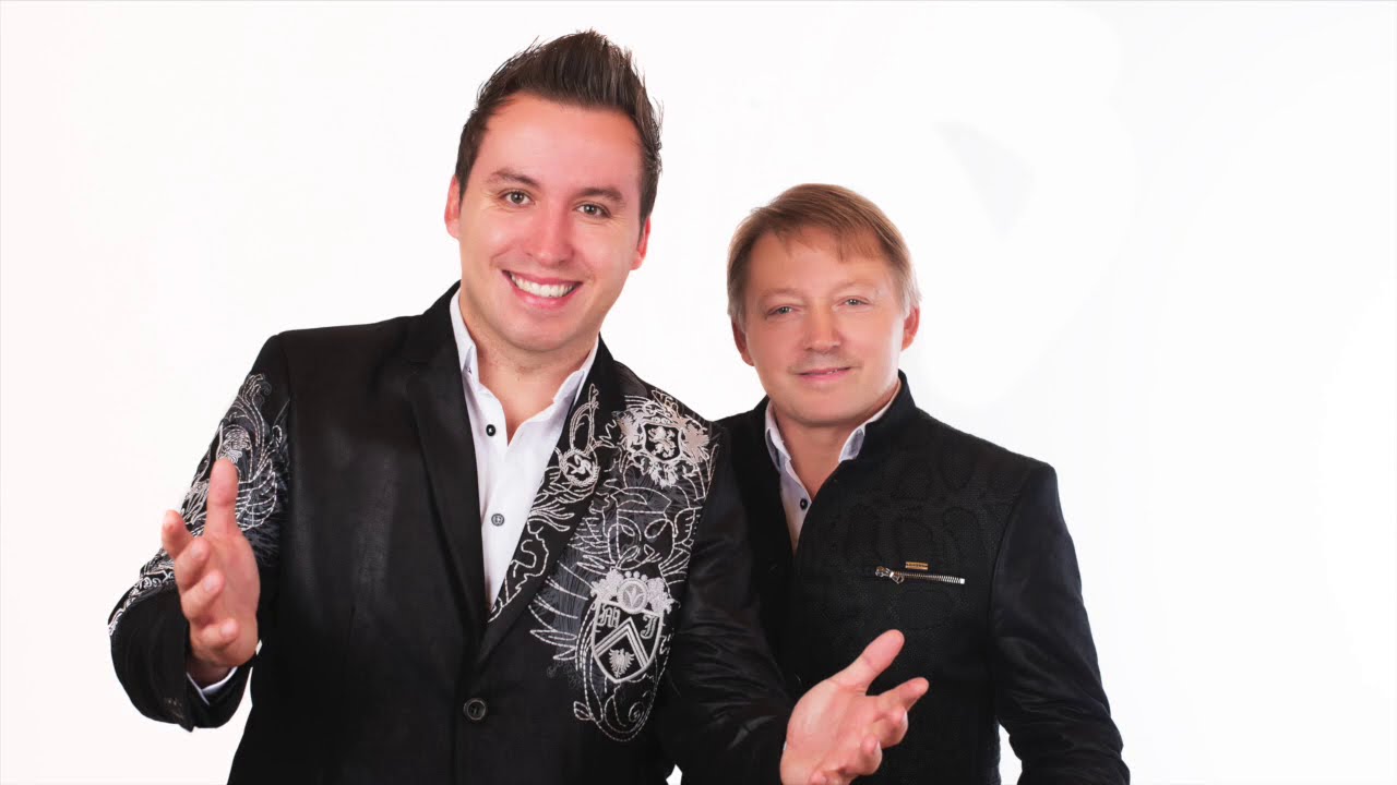 Červené vínečko jak višňa- DUO JAMAHA