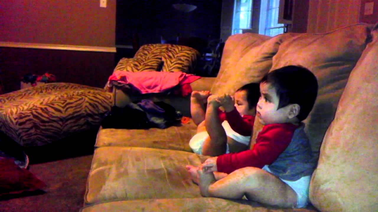 My Twin Babies cry when I turn off yo gabba gabba