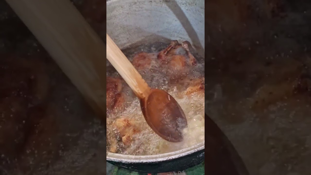 Pui întreg la ceaun