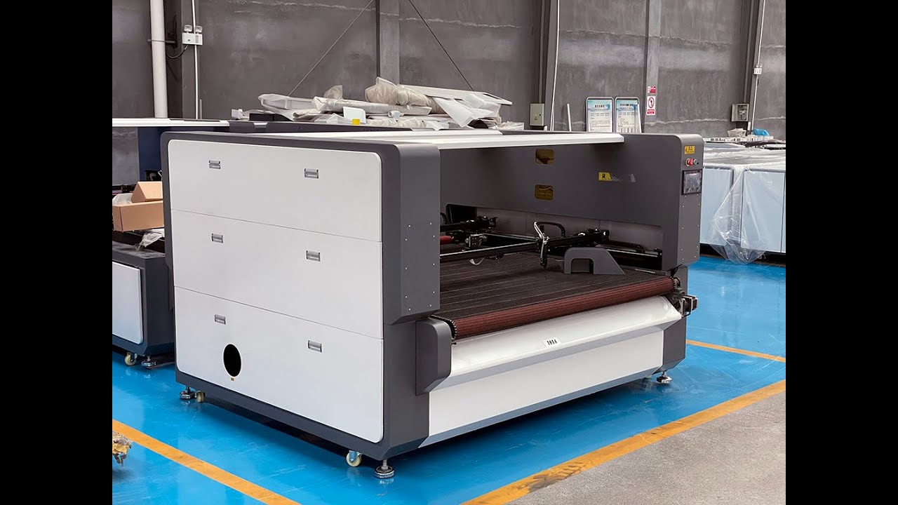 CC1815A CO2 laser cutting machine with Auto-feeding for cutting fabric,leather,fur,sublimation
