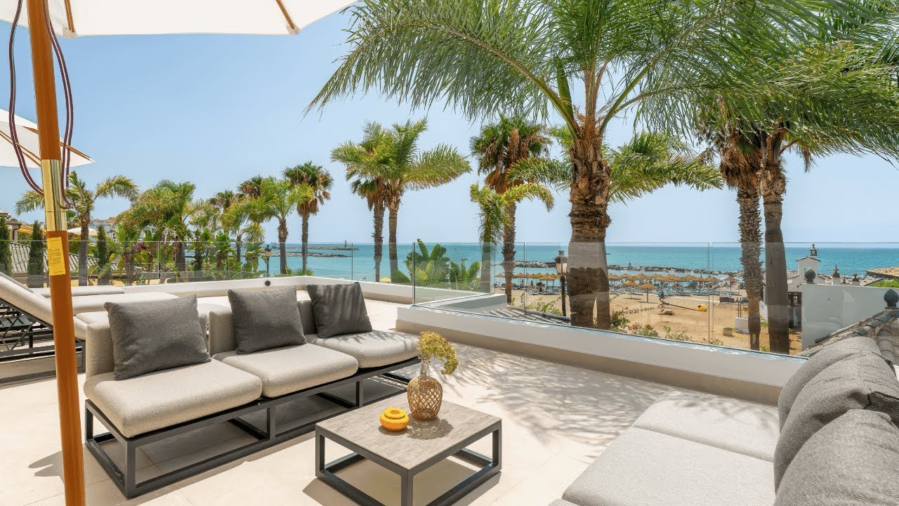 +2.100&euro; /night PUERTO BANUS Marbella Villa 11 Guests DV3465