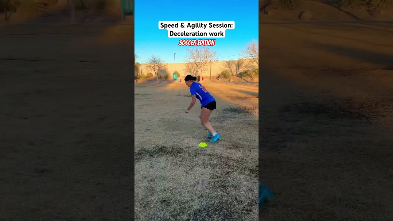 Full deceleration + re-acceleration training session for soccer players. 