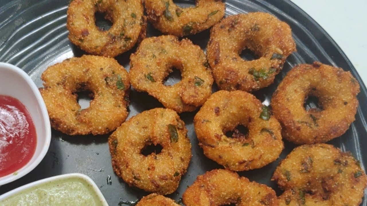 ಉಳಿದಿರುವ ಅನ್ನದಲ್ಲಿ 5 ನಿಮಿಷಗಳಲ್ಲಿ ಈ ರೀತಿ ವಡೆ ಮಾಡಿ| Quick LeftOver Rice Vada Recipe | Crsipy Rice VADA
