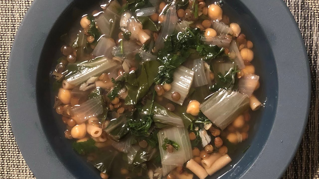 Rechtayé ou soupe de lentilles et blettes. Une bombe vegan de goût et de protéines.