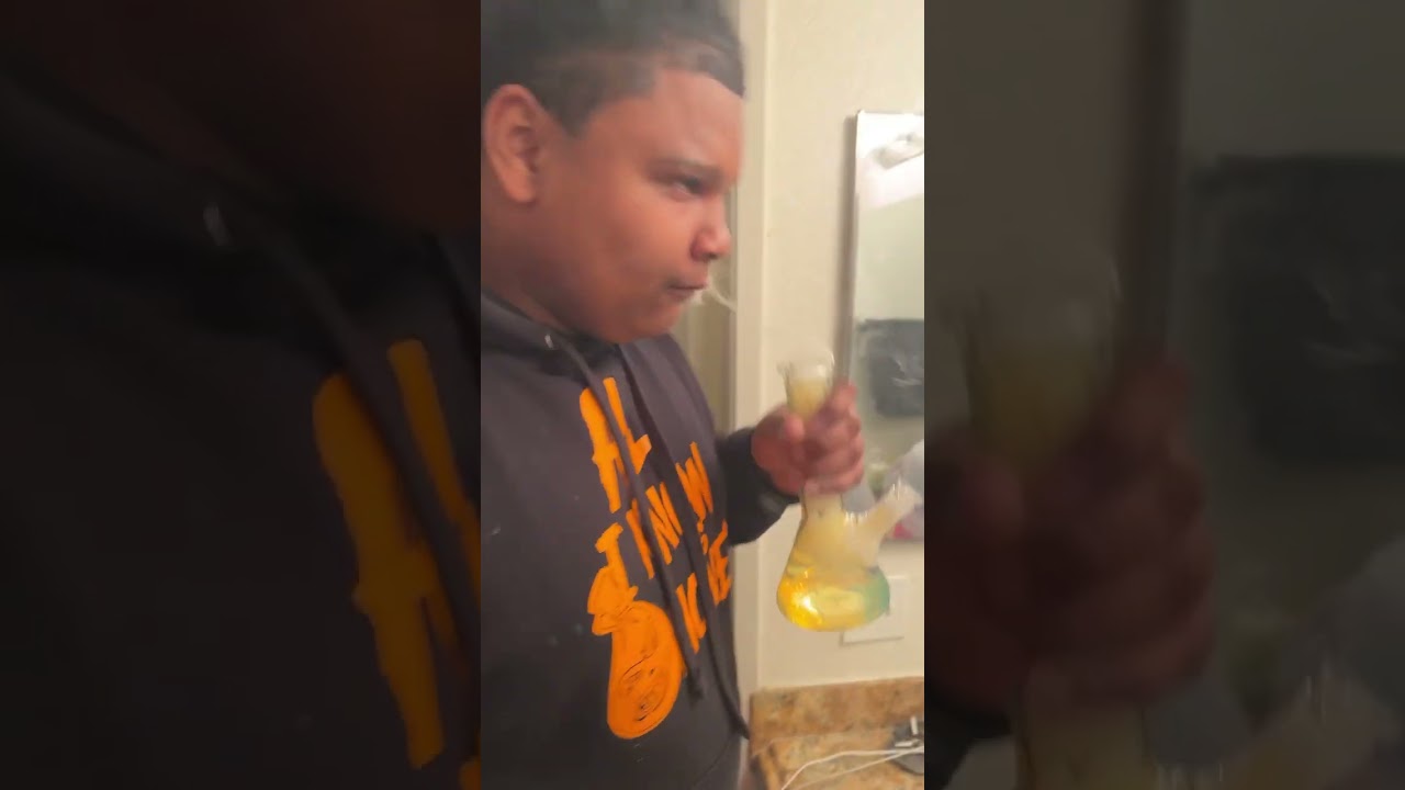 MY FIRST BONG HIT EVER I MESSED UP #420 #420daily #bong #comedy #comedyvideo  #viral #shorts #fyp
