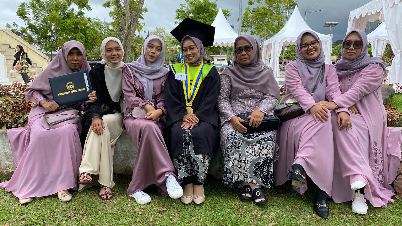 WISUDA 2 HARI DI PADANG 