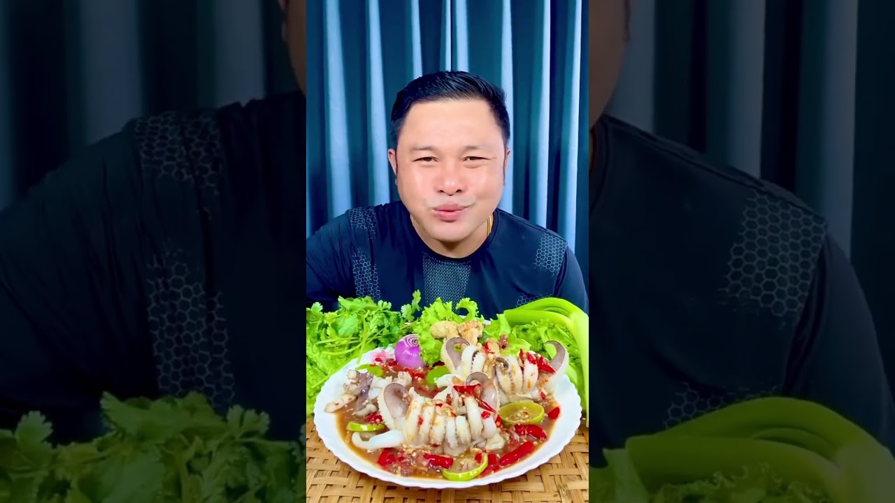 Steamed squid tastes very delicious
