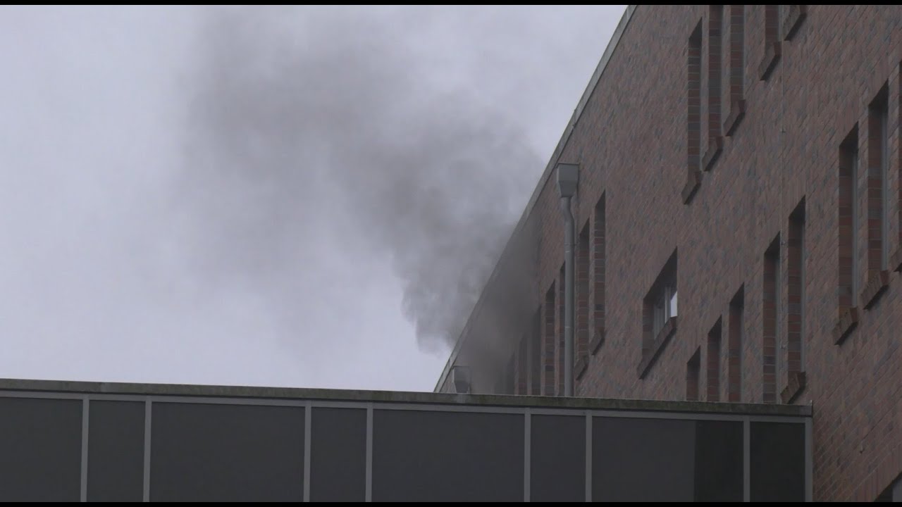 FEUER IN AURICHER UBBO EMMIUS KLINIK - GROßEINSATZ AM SAMSTAG MORGEN