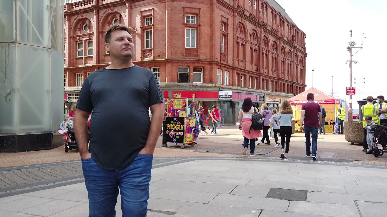 blackpool town centre and sea front fly on the wall walk