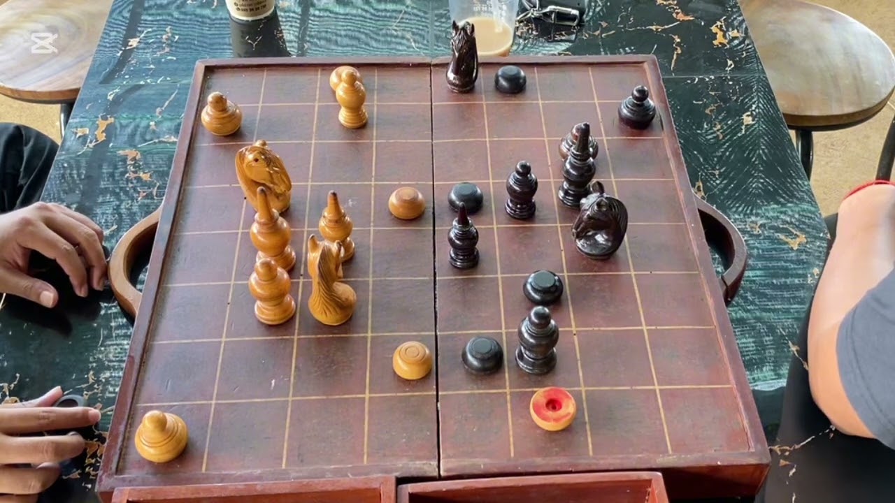 ចង់បានទូកទឹមហី រវាង រាជសីដែនដី បៀកណា (ស) ប៉ះជាមួយ ឆ្មារពិឃាត វិសាល  (ខ្មៅ)   !