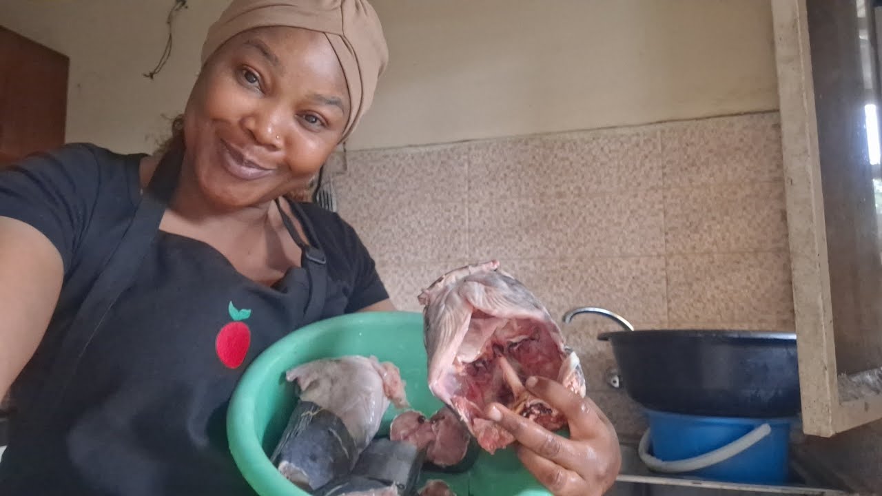 ELUBU TOYEKOLA ELONGO AVEC IFOKU RENATE ALAMBI NGOLO TOLANDA 