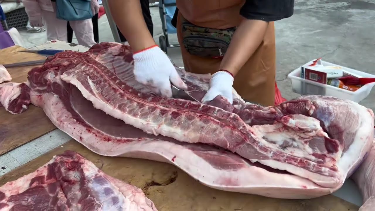 北京人买猪肉太猛了，大早上几十号人排队抢，来晚了啥都没有 #放心肉 #正宗土猪肉 #猪肉