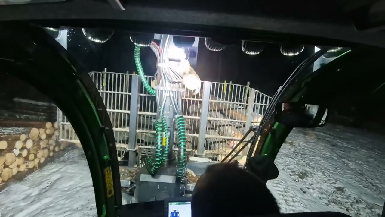 Åk med i John Deere 1510G