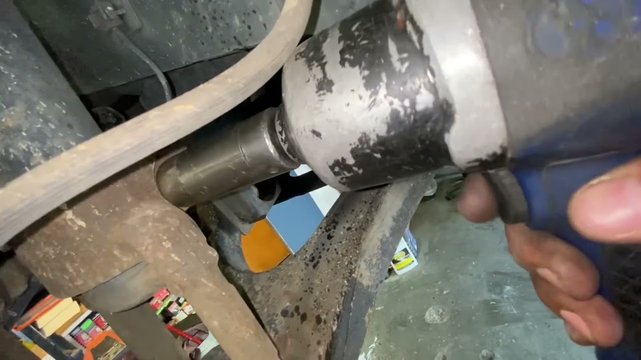 2005-2010 “2007 JEEP GRAND CHEROKEE 3.7 HOW TO REPLACE FRONT STRUTS? REPLACEMENT DIY”