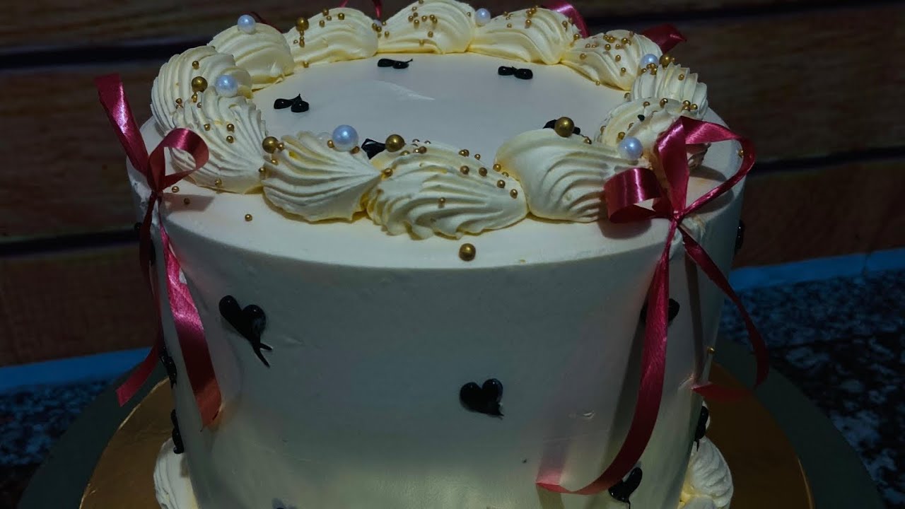 Cake made by home #cake #cakedecorating
