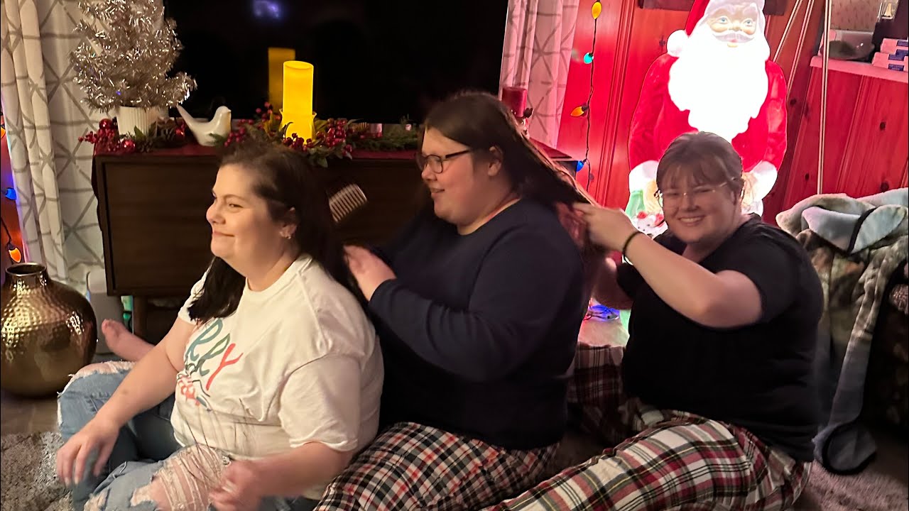 Hair play train with my sister and mom!! CHRISTMAS EDITION!