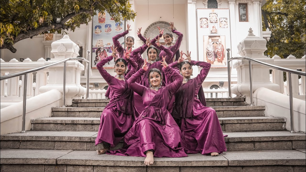 UNNAI KAANADHU NAAN | VISHWAROOPAM | DANCE COVER BY TEAM STHIRA