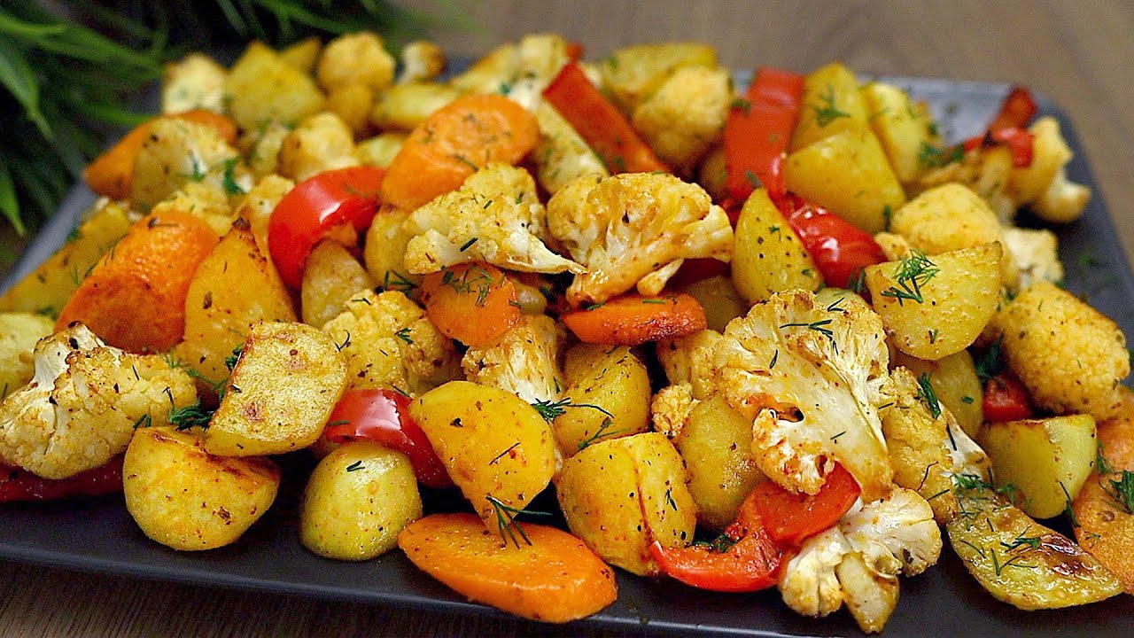 Kartoffeln mit Gemüse im Ofen! Einfach, schnell und sehr lecker!