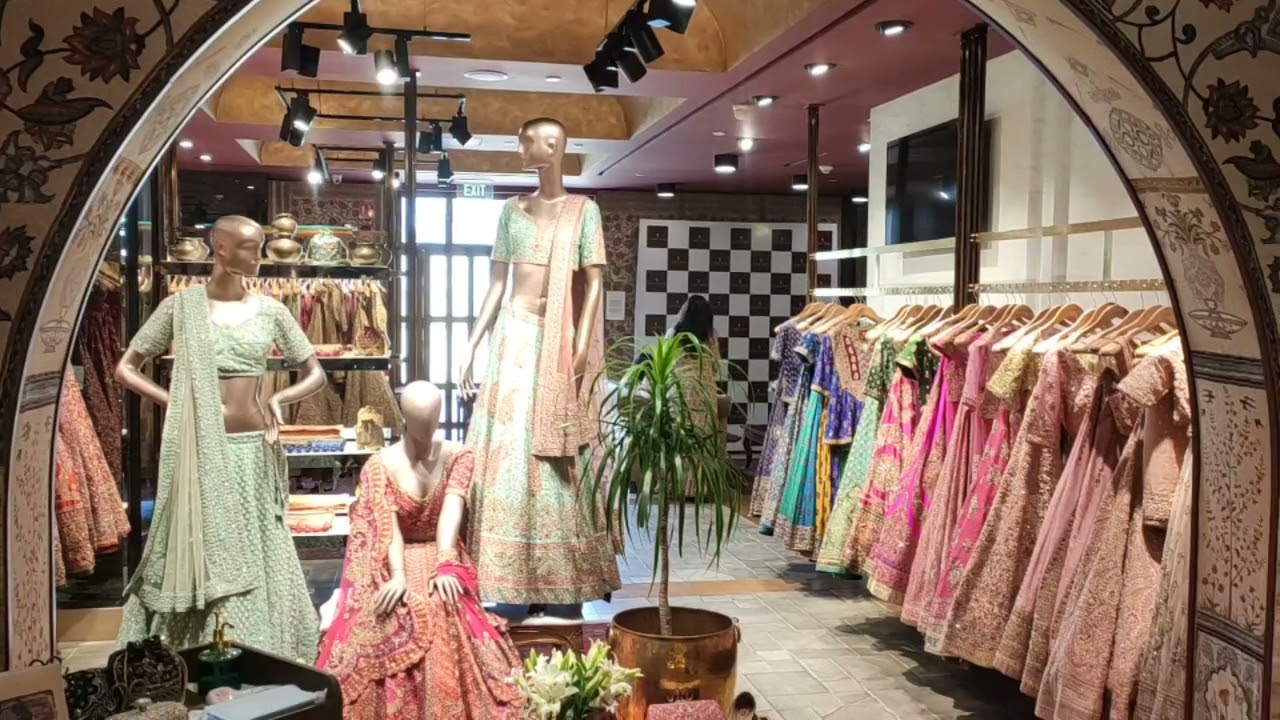 fashion designer Ritu kumar collection