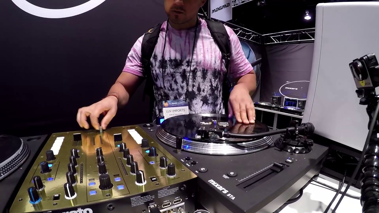 Freestyle scratch at Mixars booth