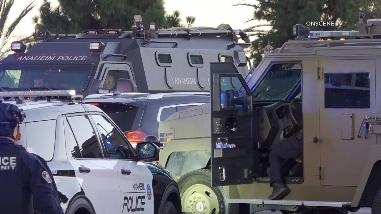 BUENA PARK Pursuit Turns Into Barricade