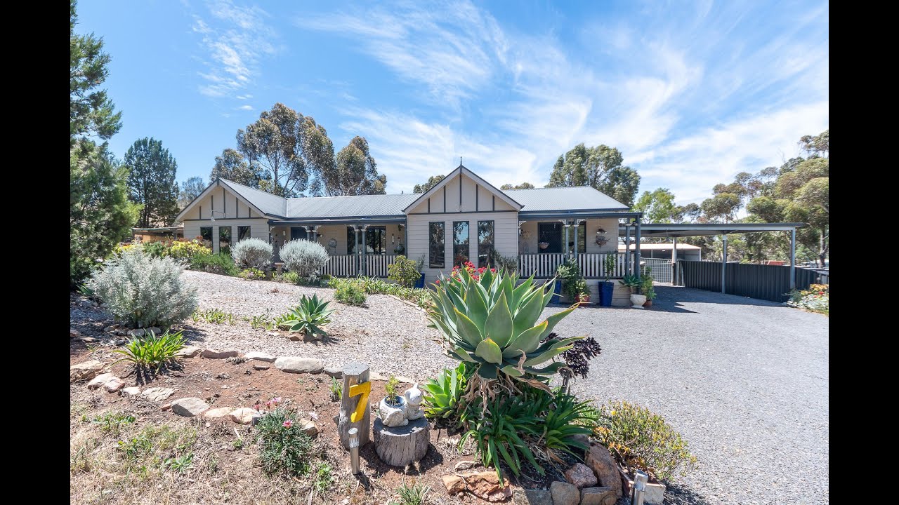 7 Church Crescent, Palmer