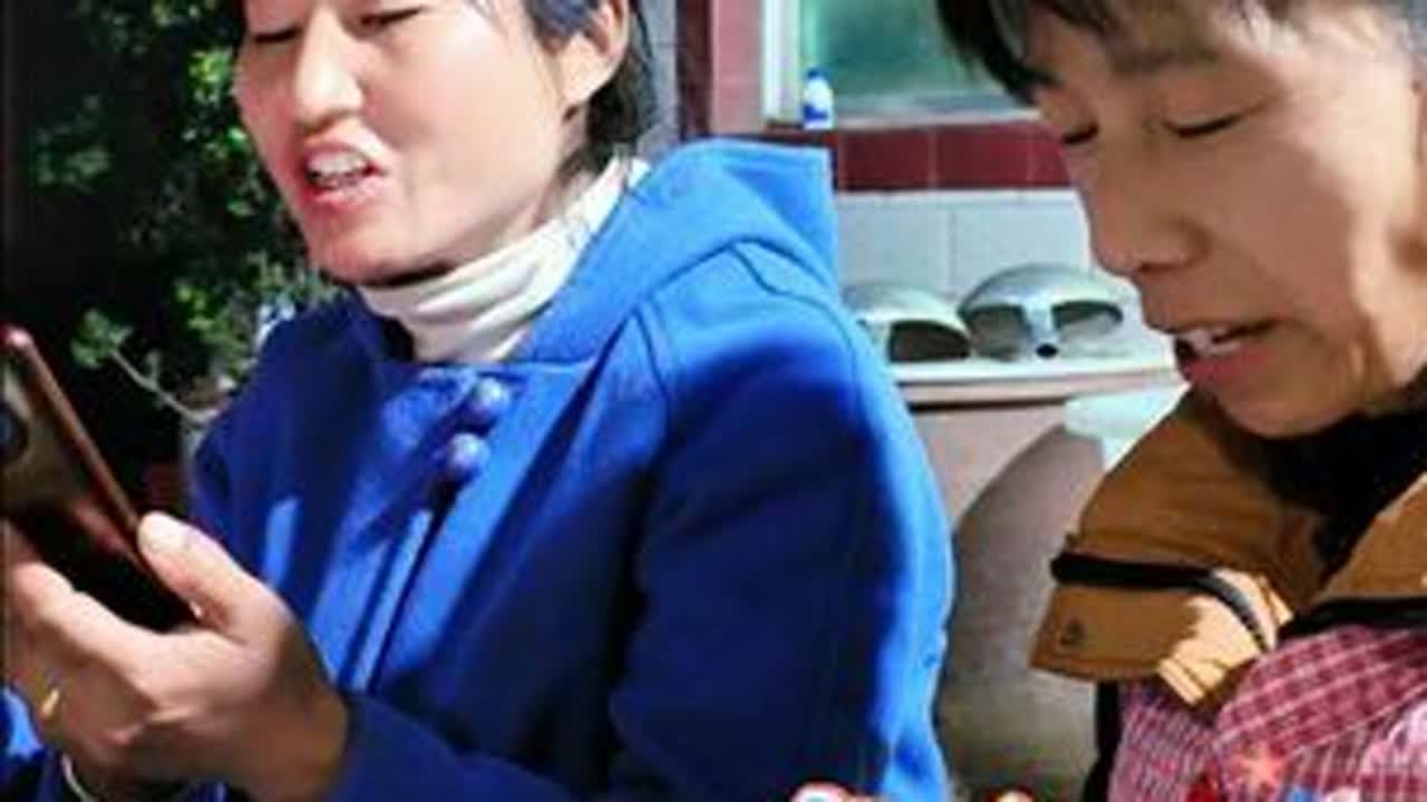 玫瑰花酒搭配杀猪饭…又是相帮杀猪饭的一天，带你们看看我们山区彝族开心的时光…记录花孃孃的农村生活