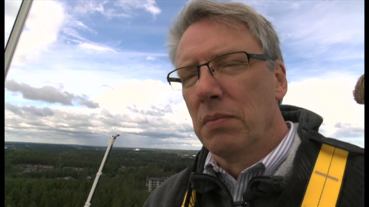 Bronto Skylift aerial platforms / BBC News