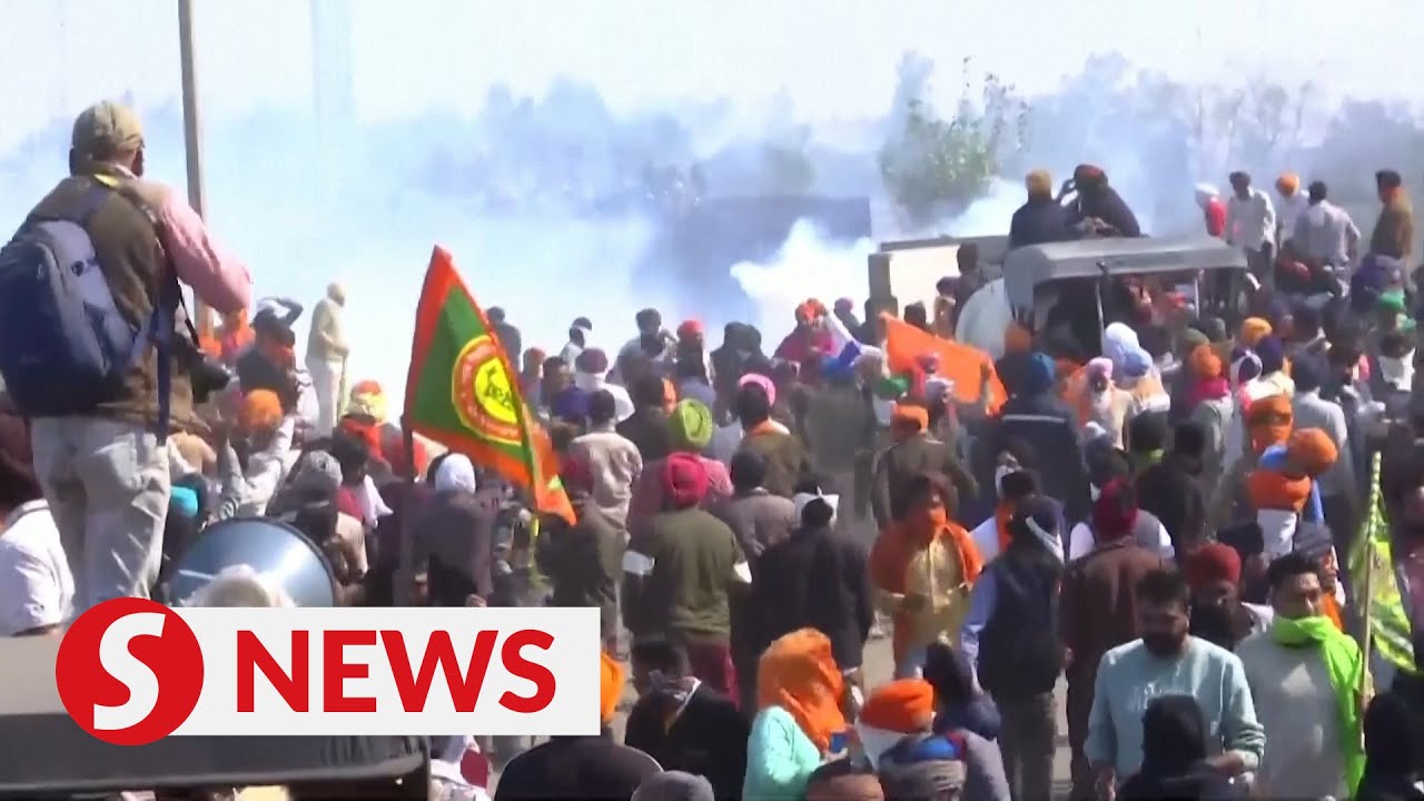Indian farmers continue talks, pause protest march to Delhi for fourth day
