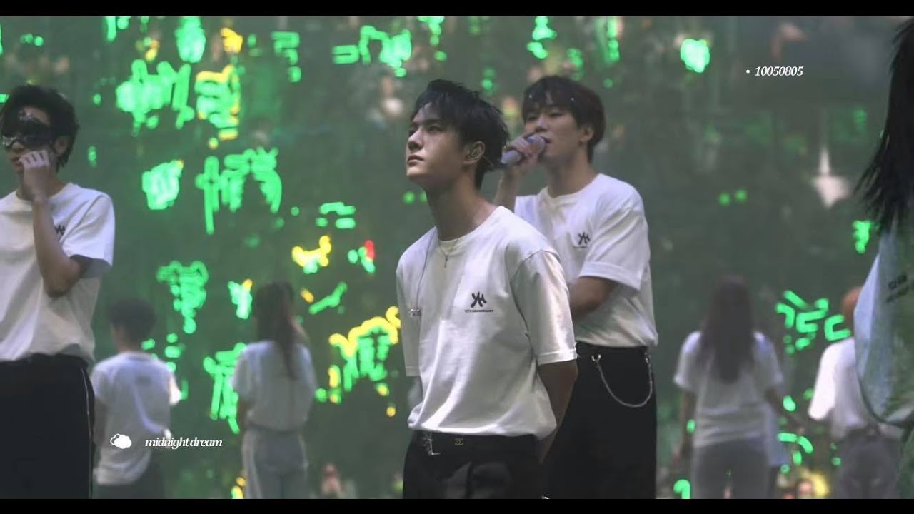 [FANCAM] 210717 Wang Yibo 王一博《Huahua's World 华华的世界》| Yuehua Family Concert 2021
