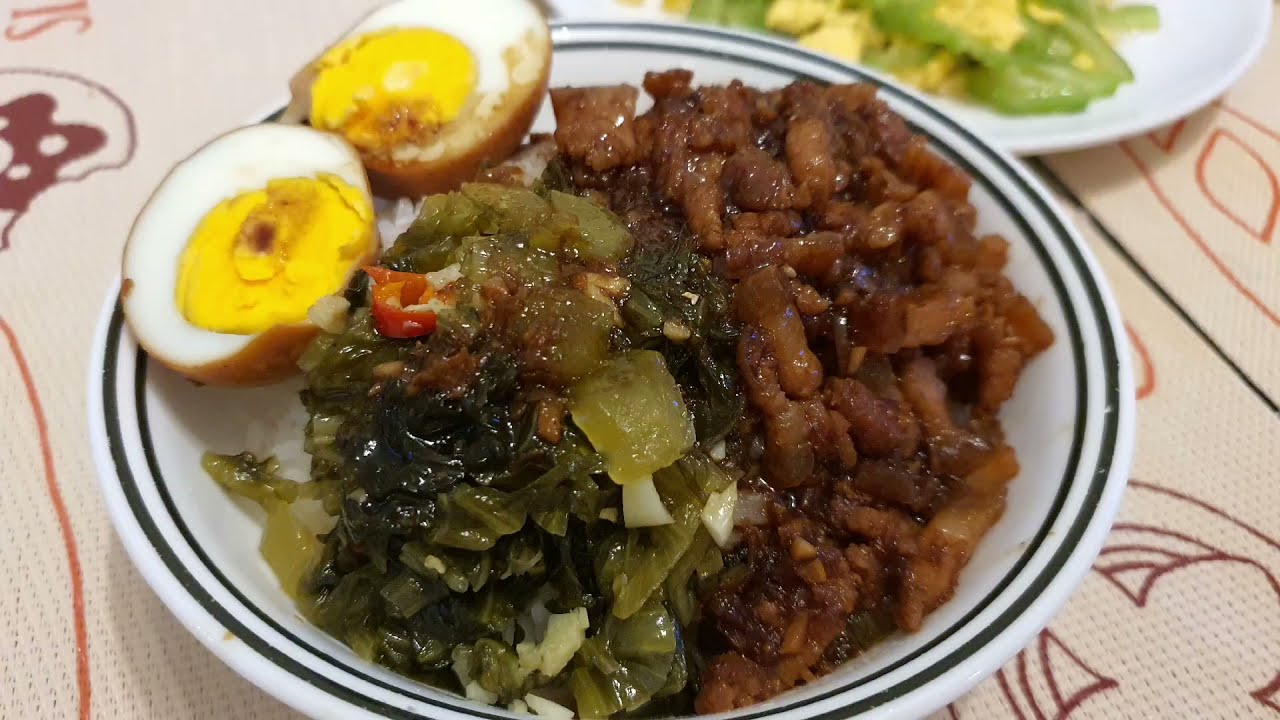 Taiwanese braised pork belly rice 台湾卤肉饭 (ingredient list provided)