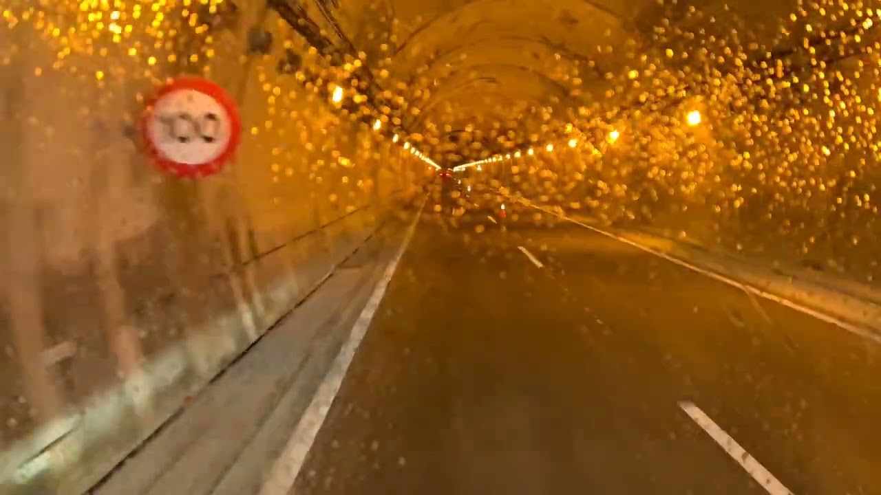 Autopista A66. Trayecto de León, hacia Asturias.