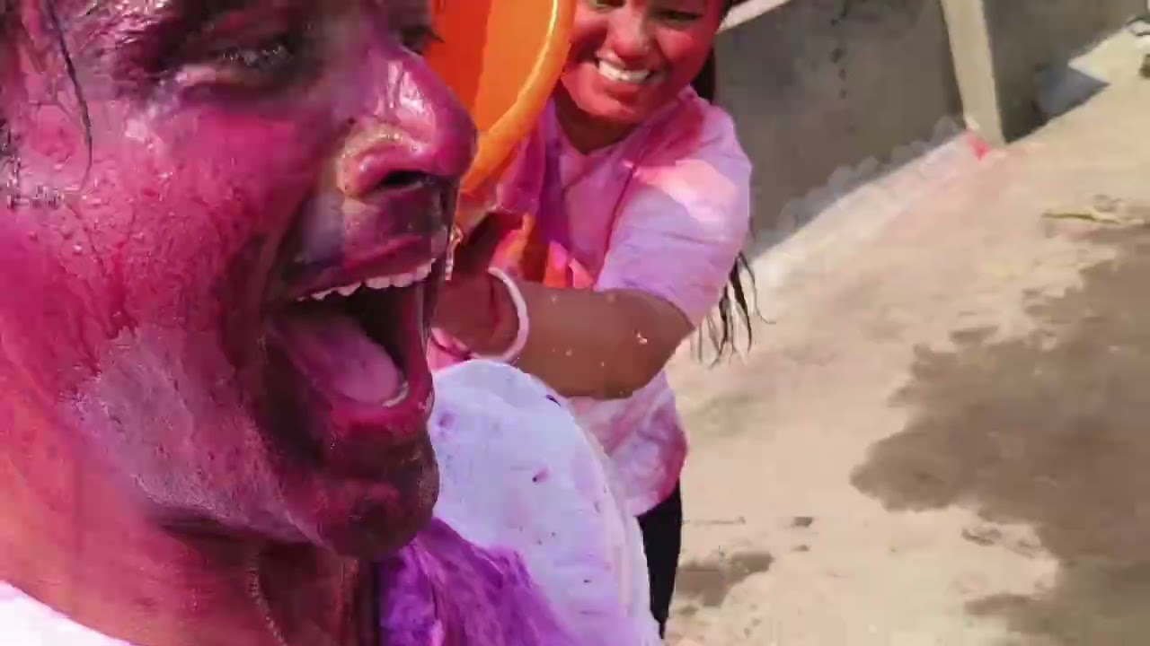 আজ থেকে হোলির পাগলামি শুরু। 🥳😍