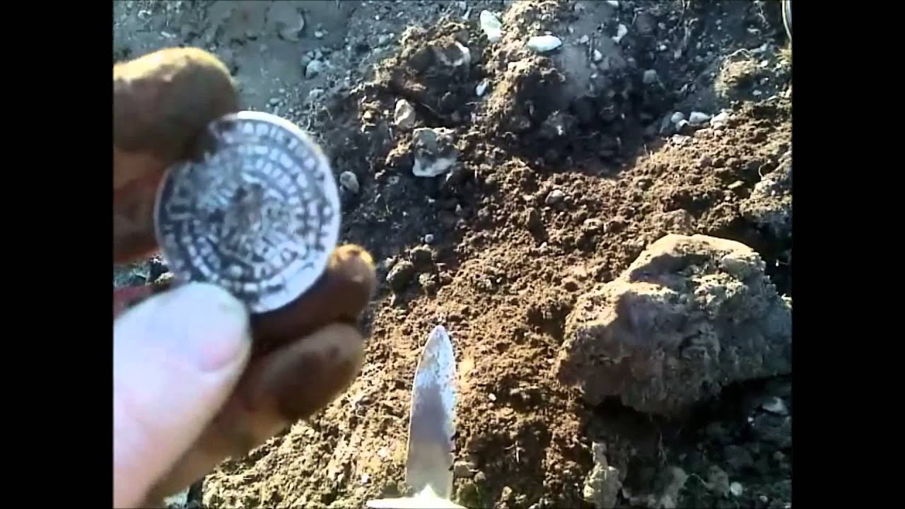 Metal detecting in Bergen, Norway. Big silver coin IIII Marck 1 Krone Metallsøking XP DEUS