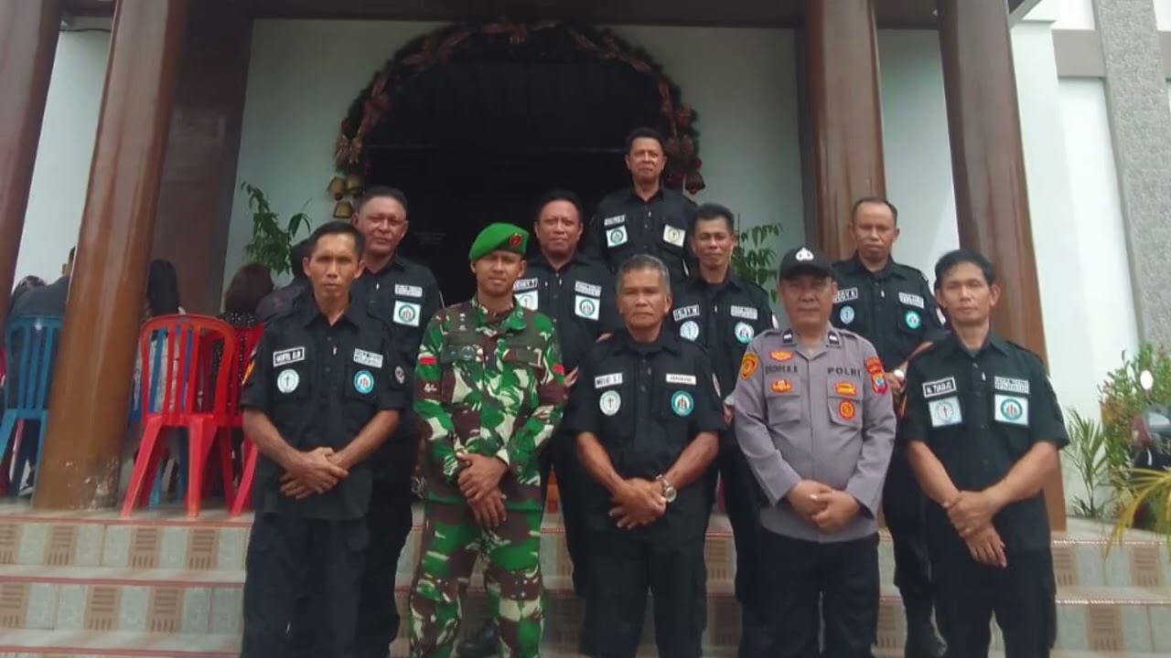 Pengamanan dan Patroli Polres Mitra di Gereja yang melaksanakan Ibadah Natal di Minahasa Tenggara 
