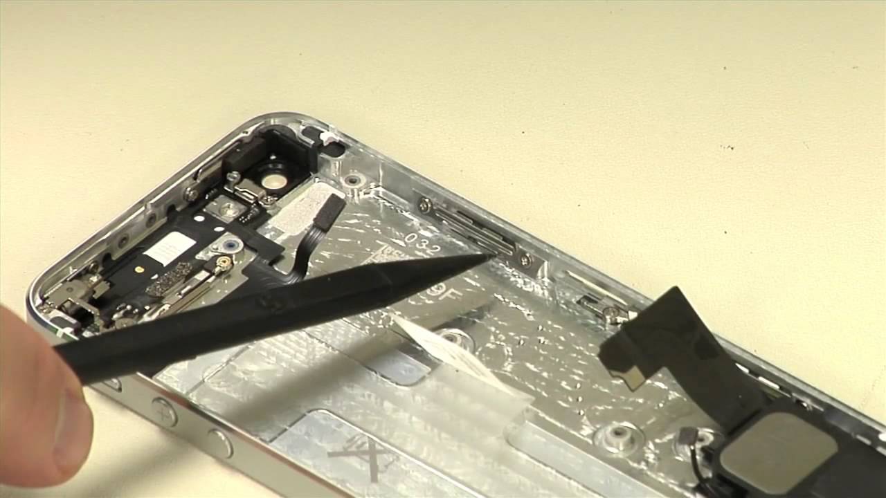 Cracking Open - Apple iPhone 5