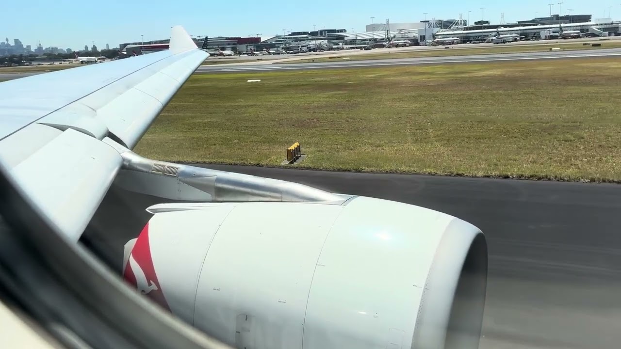 CF6 GROWL | Qantas A330-300 departure from Sydney | VH-QPB