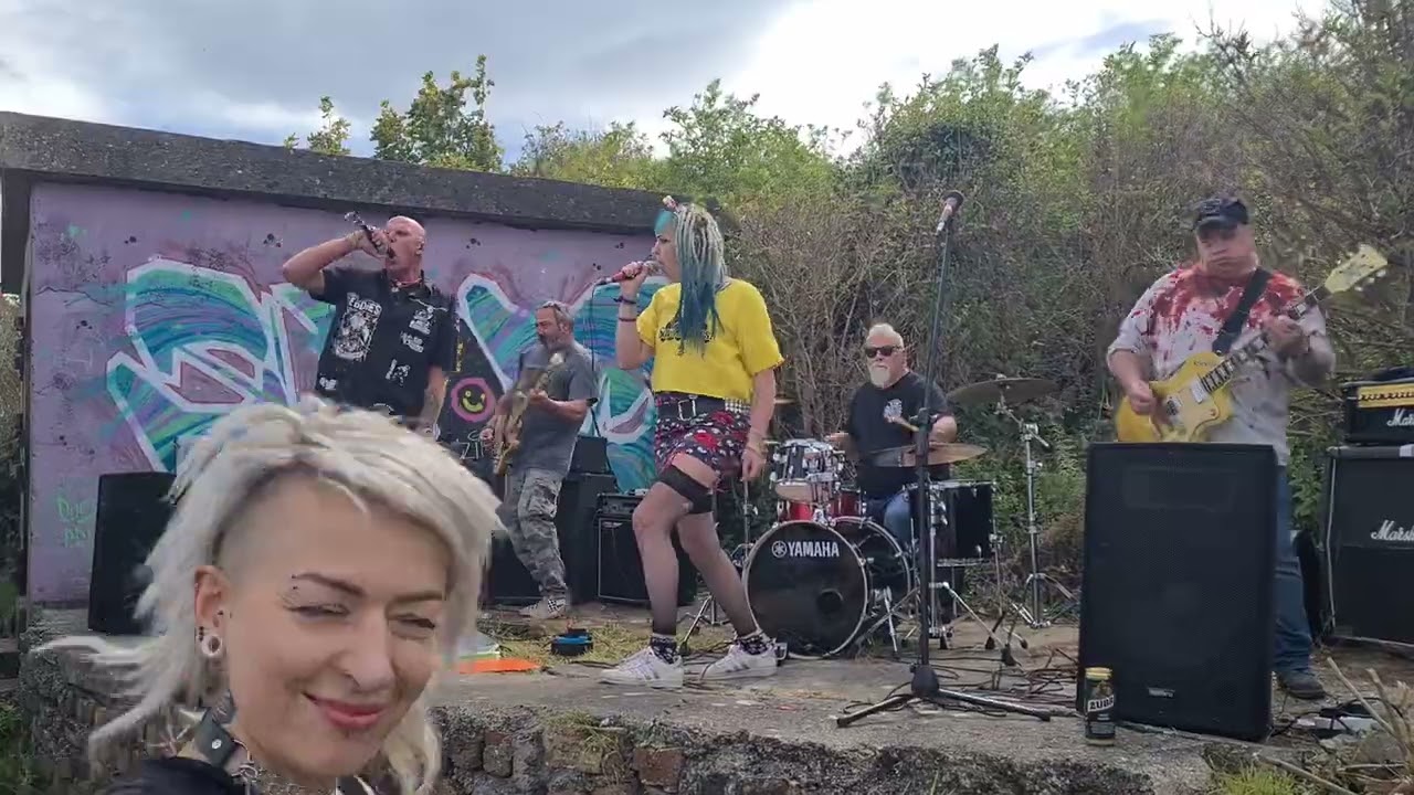 Reality Asylum at Cramond Isle o punk