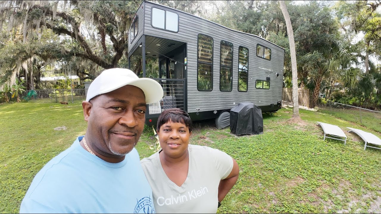 WE STAYED IN A VERY NICE TINY HOME AIRBNB! TREASURE COAST FLORIDA