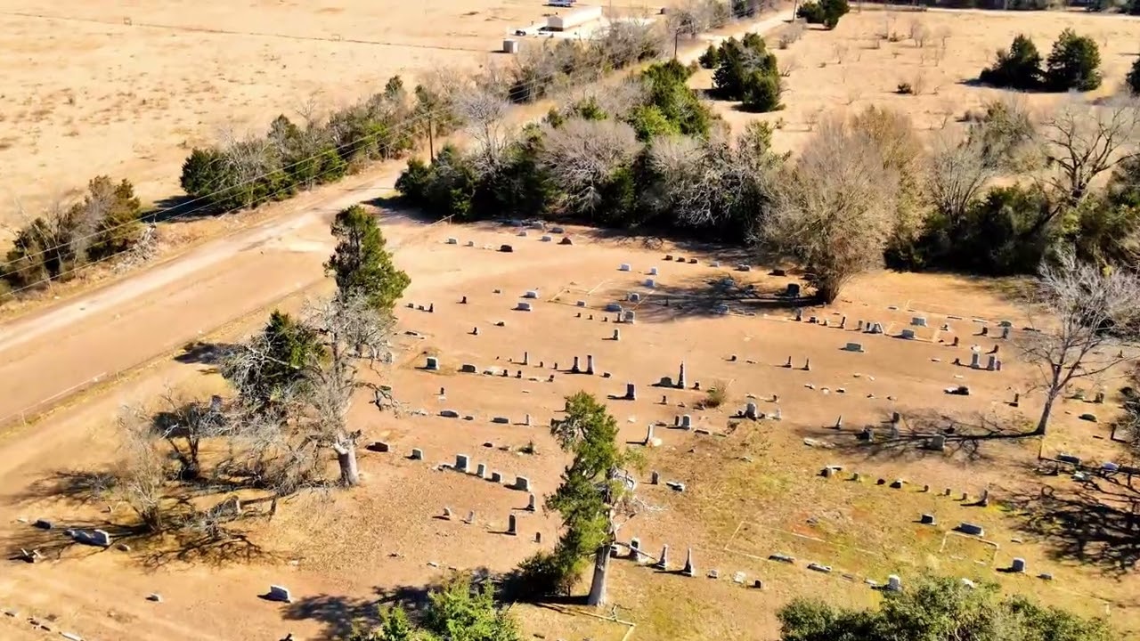 Cotton Gin Cemetery / Ghost town of Cotton Gin