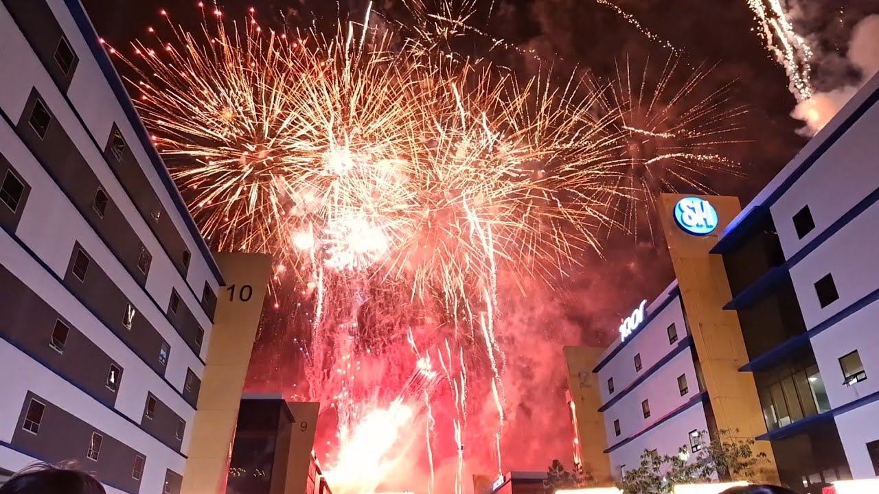 [4k] SM City Clark Skyline Fireworks Festival 2025 | Pyromusical Display by Platinum Fireworks Inc. 